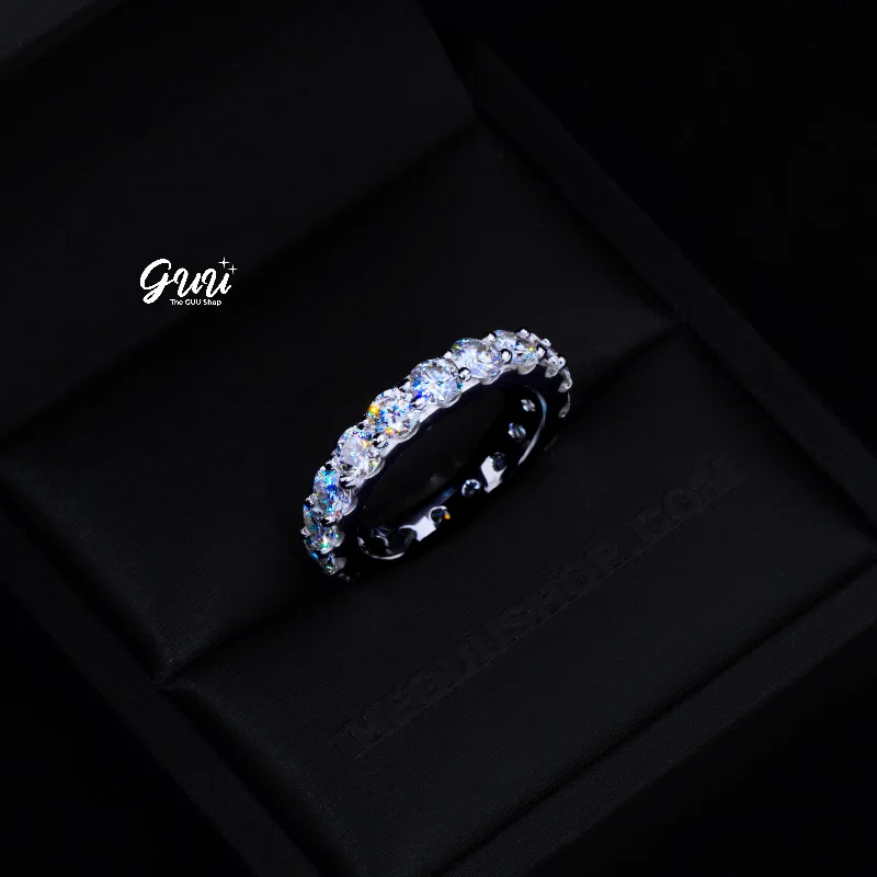 Limited-Time Jewelry Sale – Don't Miss These Deals 6.00 CARAT VVS Moissanite Single-Row Eternity Ring Limited-Time Jewelry Sale – Don't Miss These Deals 6.00 CARAT VVS Moissanite Single-Row Eternity Ring