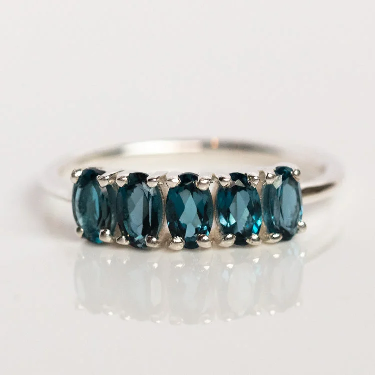 Elegant Jewelry, Exclusive Prices – Shop Now London Blue Topaz Galaxy Ring in Silver Elegant Jewelry, Exclusive Prices – Shop Now London Blue Topaz Galaxy Ring in Silver