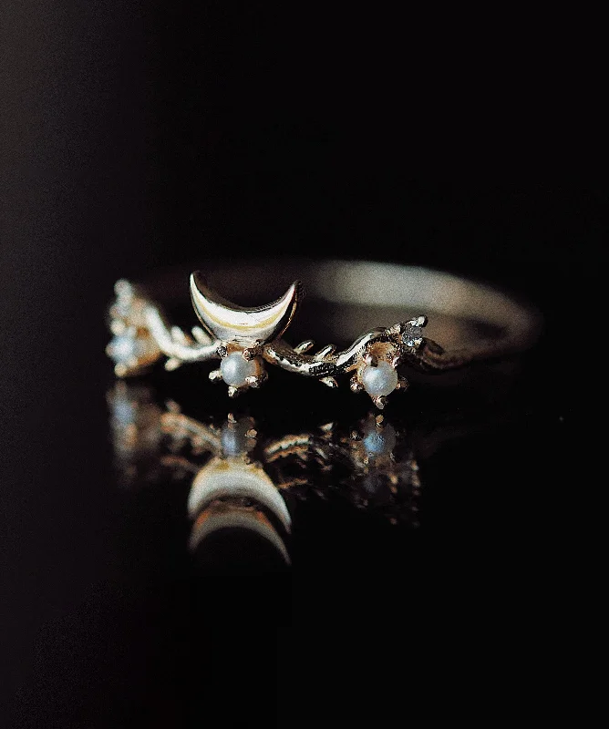Romantic Heart-Shaped Jewelry For Special Gifts Moon Guardian Ring - Ready-to-ship Romantic Heart-Shaped Jewelry For Special Gifts Moon Guardian Ring - Ready-to-ship
