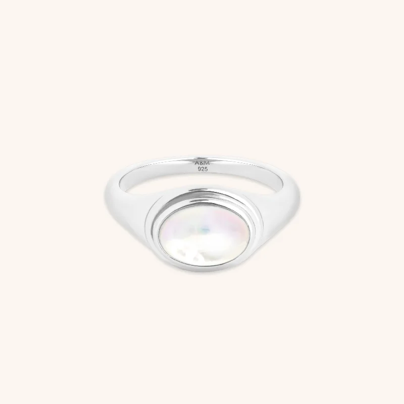 Elevate Your Jewelry Collection With Limited-Time Savings Mother of Pearl Cocktail Ring in Silver Elevate Your Jewelry Collection With Limited-Time Savings Mother of Pearl Cocktail Ring in Silver
