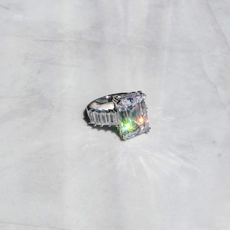 Unmissable Jewelry Clearance – Final Reductions Emerald Cut Diamond Ring - White Gold Unmissable Jewelry Clearance – Final Reductions Emerald Cut Diamond Ring - White Gold
