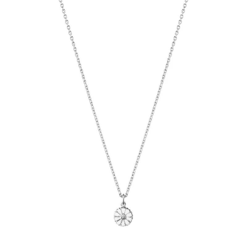 High-End Jewelry, Now More Affordable Than Ever Daisy 7 mm. Silver Necklace