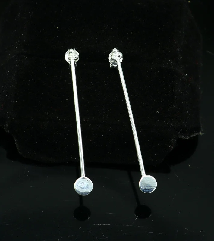 Bold And Beautiful Jewelry Now At Irresistible Prices 4 cm long pure 925 sterling silver stud earring, fabulous daily use stud new fancy jewelry India, best gifting light weight stud ear702
