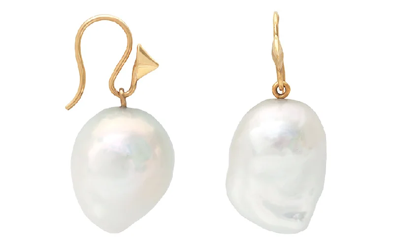 Dainty And Elegant Jewelry Now At Reduced Prices White Baroque Pearls & 14k Thorn Hook Earrings