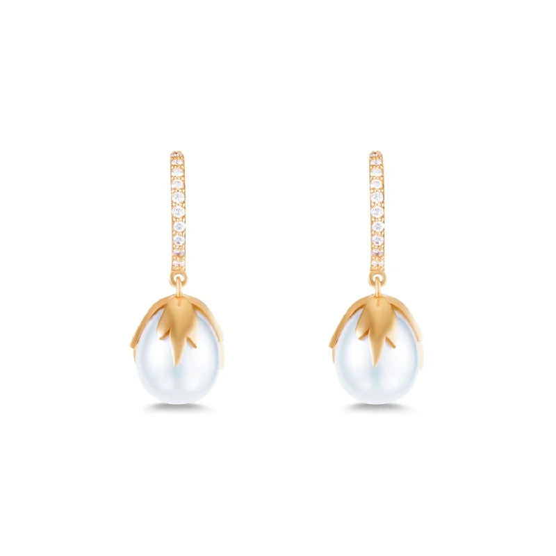 Waterproof Stainless Steel Jewelry For Lasting Beauty Pearl Leaf Huggies