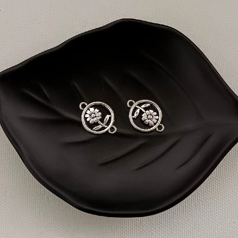 Bestselling Jewelry Now On Sale – Elevate Your Look Kriaa Oxidised Plated Flower Connectors Charms Pendants DIY for Necklace Bracelet Jewellery Making and Crafting Bestselling Jewelry Now On Sale – Elevate Your Look Kriaa Oxidised Plated Flower Connectors Charms Pendants DIY for Necklace Bracelet Jewellery Making and Crafting