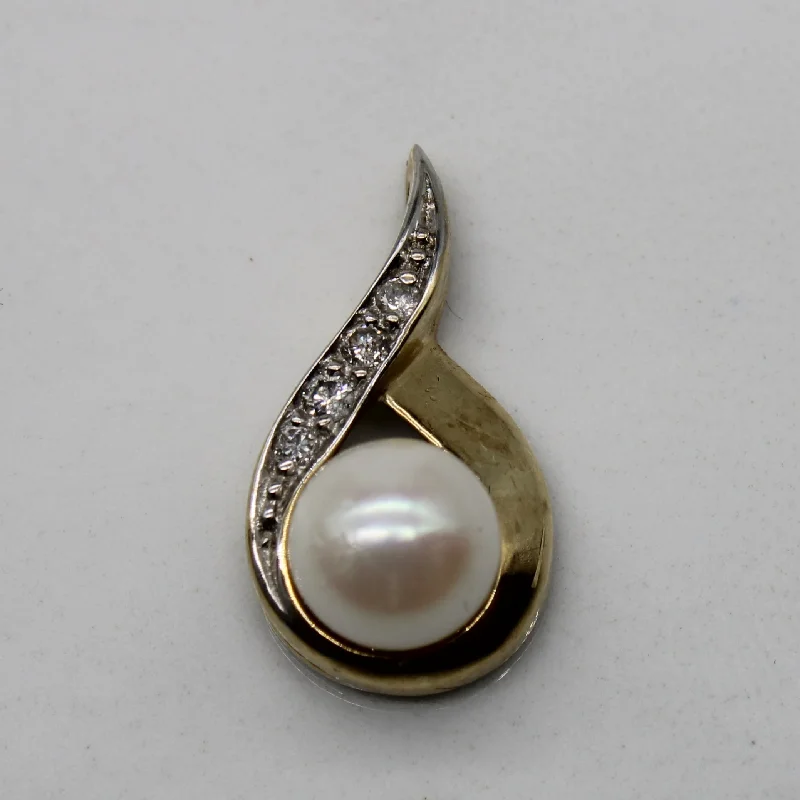 High-Quality Jewelry At A Fraction Of The Cost Pearl & Diamond Pendant | 0.06ctw |