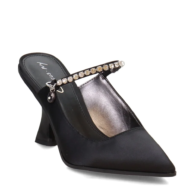 Women's Circus NY, Monique Pump